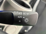 オートライト機能 周囲の明るさに応じて、ヘッドランプを自動的に点灯・消灯ができます。