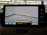 バックカメラ搭載です!車庫入れが苦手な人はもちろん、車両感覚に自信がある人にもお勧めです!見えない箇所が見えるようになるので、低い障害物や隠れてしまっている子供の存在等にも気付く事が出来ます。