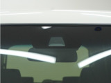 ◆Honda SENSING◆ カメラ等装置で精度の高い検知能力を発揮、安全運転を支援します。ステアリング上のコントローラーに注目!