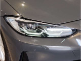 BMWのオートライトは積極的にライトをつけることにより、自車の存在を周囲に向けアピールいたします。それは安全性への配慮でもあります。