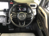 ハンドルも手にしっくり馴染み、握りやすくしっかり車の情報が伝わってきます。