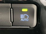 対向車がいないとき、見通しの悪い道路は暗くて怖いですよね。。。こちらのクルマはオートマチックハイビーム搭載です!対向車の有無で自動でハイ・ロウビームに切り替えます。