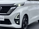 LEDヘッドライト&フォグランプ、ハロゲンランプと比べると白く自然に近い明るさで、ライトの照射角も調整できるため、視認性が高くなります。
