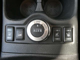 オールモード4x4iは前後のトルク配分を100:0から50:50まで無段階で変更してくれます。フロントが滑るとリヤに駆動が自動的に配分されるので高い走破性を発揮してくれます。