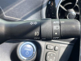 【オートライト(AUTO)】外の明るさをシステムが感知して、自動でヘッドライトが点灯します。ヘッドライトをつけ忘れを防ぐ便利機能です。