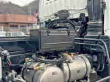 運転席側に工具箱が付いています。