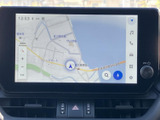 広々とした地図表示で、視認性が高く、運転中でも安全に目的地を確認できます。スムーズな操作性で、迷うことなく目的地へ。