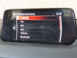 【マツダコネクト】ラジオ・テレビ/Bluetoothオーディオ、その他アプリケーションなどの機能で楽しむことができます。