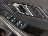 BMWの分厚いドアは、もしもの時にも搭乗者を守ってくれます。