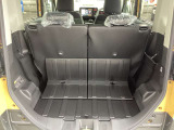 4名乗車、荷室スペースを優先した状態です。たくさん荷物を載せられます。
