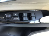 パワーウィンドウやドアミラーのスイッチ等は運転席右側へ集中してます