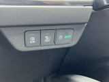 ●スイッチ類・ダイヤル類など細部までこだわりを感じ取れるインテリアです。Audiでは触感開発チームがございます。クリック感は操作する喜びを感じていただけます。