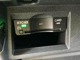 グローボックス内にETCが装備されています。外からは見えませんでのカードを入れたままでも安心です。