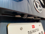【バックカメラ】 対応モニターを装着することで、駐車時に車両後方の様子を見ることができます。