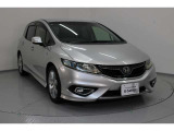 Honda SENSING搭載!ミリ波レーダー単眼カメラで、クルマの前方の状況を認識。ブレーキやステアリングの制御技術と強調し、安全・快適な運転や事故回避を支援する先進のシステムです。