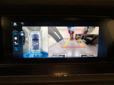 バックカメラにより駐車時の後方確認も楽にできます。