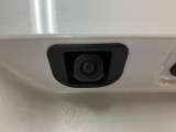 見えにくい後方をカーナビ画面で確認できるので非常にありがたい装備ですね♪ 純正のカーナビ連動です☆