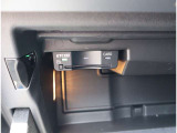 Audi正規ディーラーが高品質をお約束。高度な訓練・教育を受けたAudi専任メカニックが、100項目にもおよぶ精密な点検を実施いたします。すべてをクリアしたAudi車だけが、あなたのお手元に届けられるのです。