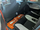 ご家族や友人が乗車する際にも十分な空間を備えたリアシート。普段使いに重宝する座席エリアです。