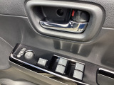 自社整備工場で点検整備をおこなってからお渡ししています。車検が残っている場合は『12ヶ月点検整備』を、車検整備付きの場合は『車検整備』をおこないます。整備費用は車両本体価格に含まれています。