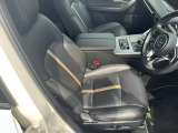 座り心地が良いシートなので長時間の運転でも快適にお過ごしいただけます。