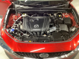 SKYACTIV-G搭載!爽快なパワーフィールと低中速の豊かなトルクによる実用域での扱い易さを是非体感して下さい!エンジンルーム内の清掃も行き届いております♪