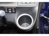 当店は全車『ロングラン保証』付!(1年間、距離無制限 HV車はHV保証付) 別途延長保証もご用意しております♪ ぜひ現車を確認にご来店ください