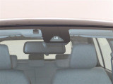 スマートアシストⅡ装備車両です。衝突回避支援システム(対歩行者、対車両に作動します。)誤発進抑制制御機能(踏み間違い防御機能です。)車線逸脱警報機能(居眠り防止機能)です。