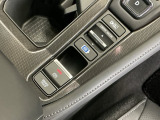 停車中にブレーキペダルを踏み続けなくてもブレーキ保持ができるオートマチックブレーキホールド機能もついております。
