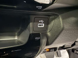 USBポートも標準装備です♪