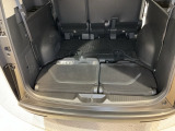 3列目は床下に収納することにより大きな荷室を作ることが出来ます。