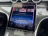 メルセデス・ベンツの定める厳しい基準をクリアしたお車のみをご案内させて頂きます。納車前整備はメーカー規定に基づき最大100項目にも及ぶ点検を熟練のメカニックによって行いご納車させて頂きます。
