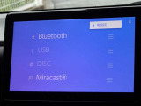 CD・DVD(再生機能)・ブルートゥース等を使用することができます。
