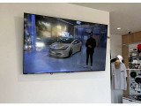 店舗のテレビには弊社YouTubeチャンネル、KUHLRacingTVをご視聴いただけます!ご希望のお車の展示が無い場合でもYouTubeでの紹介動画を観ながらご説明させていただけます!