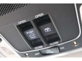 電動サンルーフ装備のお車です!晴天時に開放して、ドライブをより一層楽しむことが出来ます!