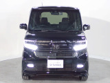 LEDヘッドライト が装備されています。より明るく!省電力!で、夜間走行時や雨の日に明るく安全に前方を照らすことが出来ます。
