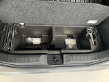 荷室部下部にはちょっとした小物を収納できるアンダーボックスがあるので荷室を広く使えます。