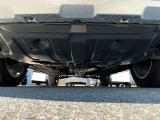 車体フロント側から見た下回りです。アンダーカバー等にも損傷はありません。