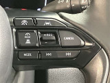 今では必須となっているトヨタ安全装置付き車両です!衝突軽減ブレーキ・車線はみだしアラート・日が落ちてくると自動でにライトが点灯するオートライトも完備しております!なんどもう一つ・・・