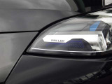 LEDヘッドラントは自然に近い色で、夜間の運転時や天候の悪い時にキレイに照らしてくれます。