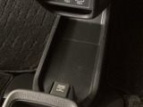 ドライブのサポート、車内の収納スペースも充実してます♪