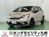 運転席に座った瞬間、広い開放感に包まれます。フロントピラー(フロントガラス両脇の柱)を極限まで細くしたことで、右左折時の死角がほとんどありません。運転が苦手な方でも安心してハンドルを握れます
