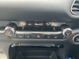 車内快適オートエアコン。ダイヤル式で操作性も良好です