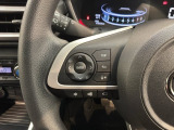 ステアリングにオーディオ操作スイッチが付いています。オーディオ画面に直接タッチしなくても操作が出来ますので、運転に集中できます。