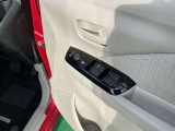 運転席側のドア部。パワーウィンドーのスイッチになります。