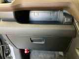 新車・中古車の販売だけでなく、メンテナンス(点検、車検、修理)、部品販売、レンタリース、JAF取扱い、損保(自動車保険) 各種保険代理店保険の加入などお車に関することに対応しております。