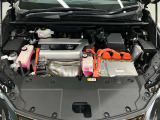 エンジンルームもクリーニング済みできれいですよ。日産の整備士がしっかりと丁寧に点検していますので安心してお乗りいただけます