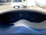 必要な情報をひと目で確認できる分かりやすいデザイン。運転中の視線移動を減らし、安全性を高めます。