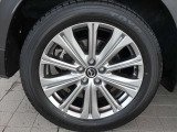 マツダ純正225/45R19インチアルミホイール付きで見た目もグッドデザイン!