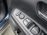 ドアミラーの鏡面の調節、格納は運転席からすべて操作できます!